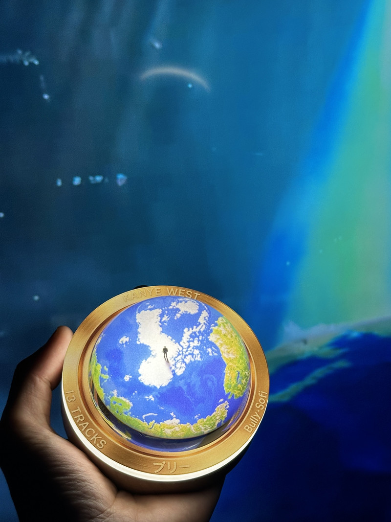 Bully Sofi Kanye West Globe Or - đánh giá và giá Home Security Officer
